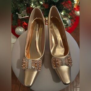 VALENTI FRANCO gold dress shoe with glass stones and diamond bow.